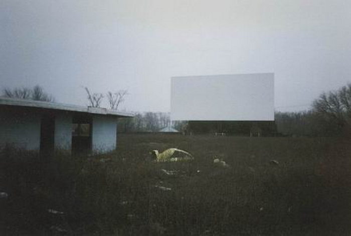 Lakes Drive-In Theatre - Screen And Concession